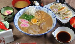 日本拉面店爆料案例最新,独家爆料背后的行业真相